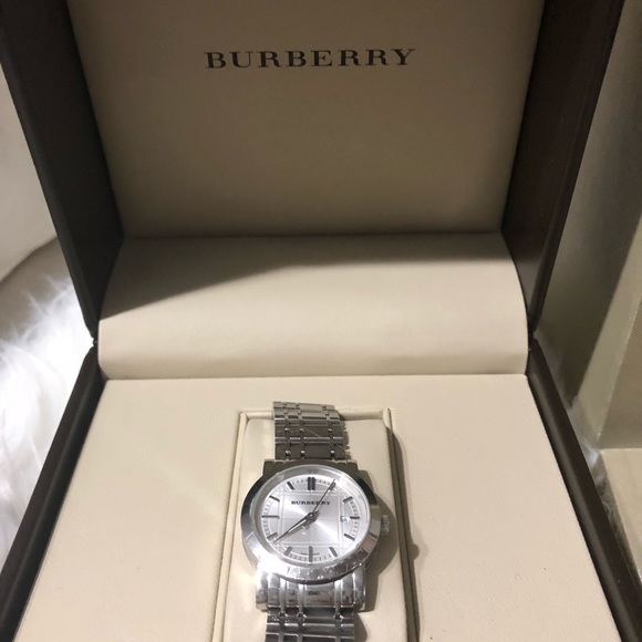 BURBERRY Classic Bracelet Watch in Silver - Picture 2 of 8